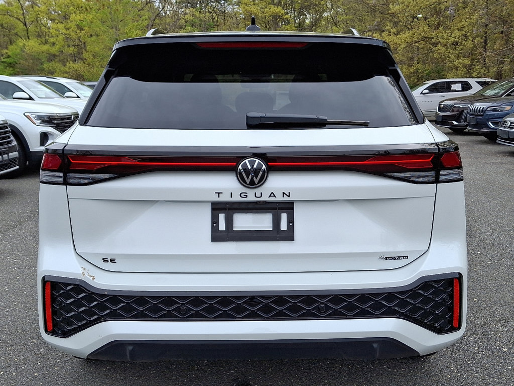 New 2026 Volkswagen Tiguan SE R-Line AWD/4WD image 6