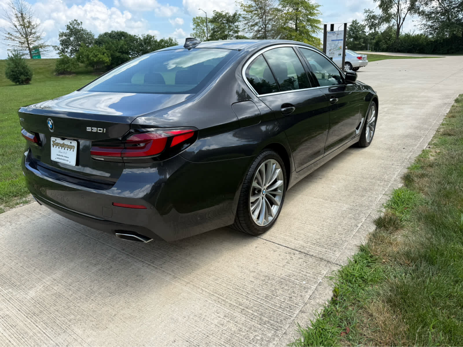 Used 2023 BMW 530i xDrive w/ Premium Package AWD/4WD image 6