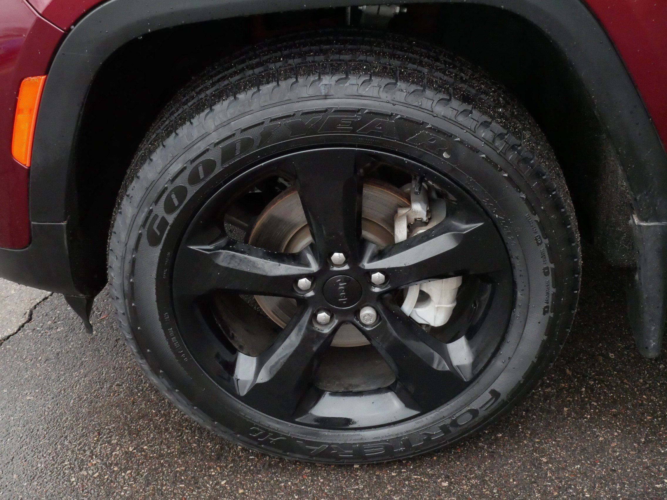 Used 2023 Jeep Grand Cherokee Limited w/ Black Appearance Package AWD/4WD image 15