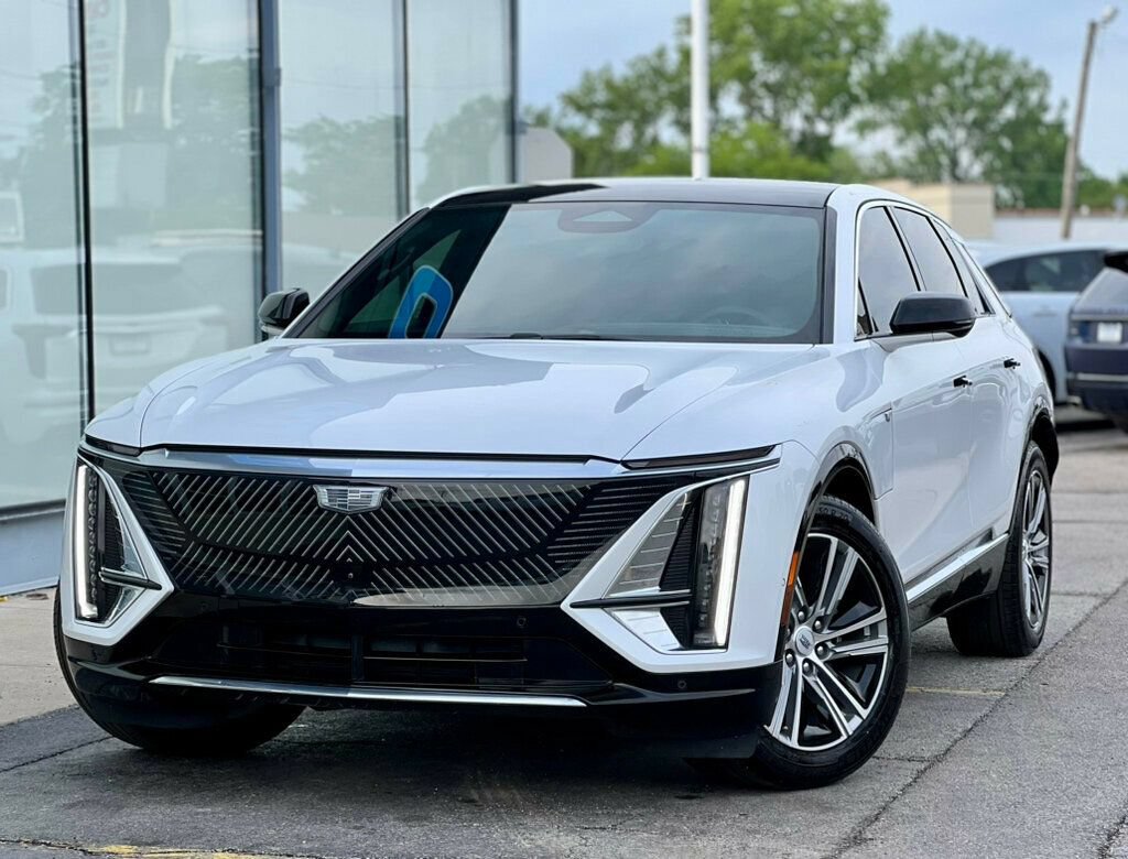 Used 2024 Cadillac Lyriq Luxury AWD/4WD image 33