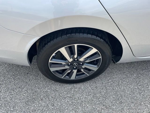 Used 2023 Nissan Versa SV FWD image 17
