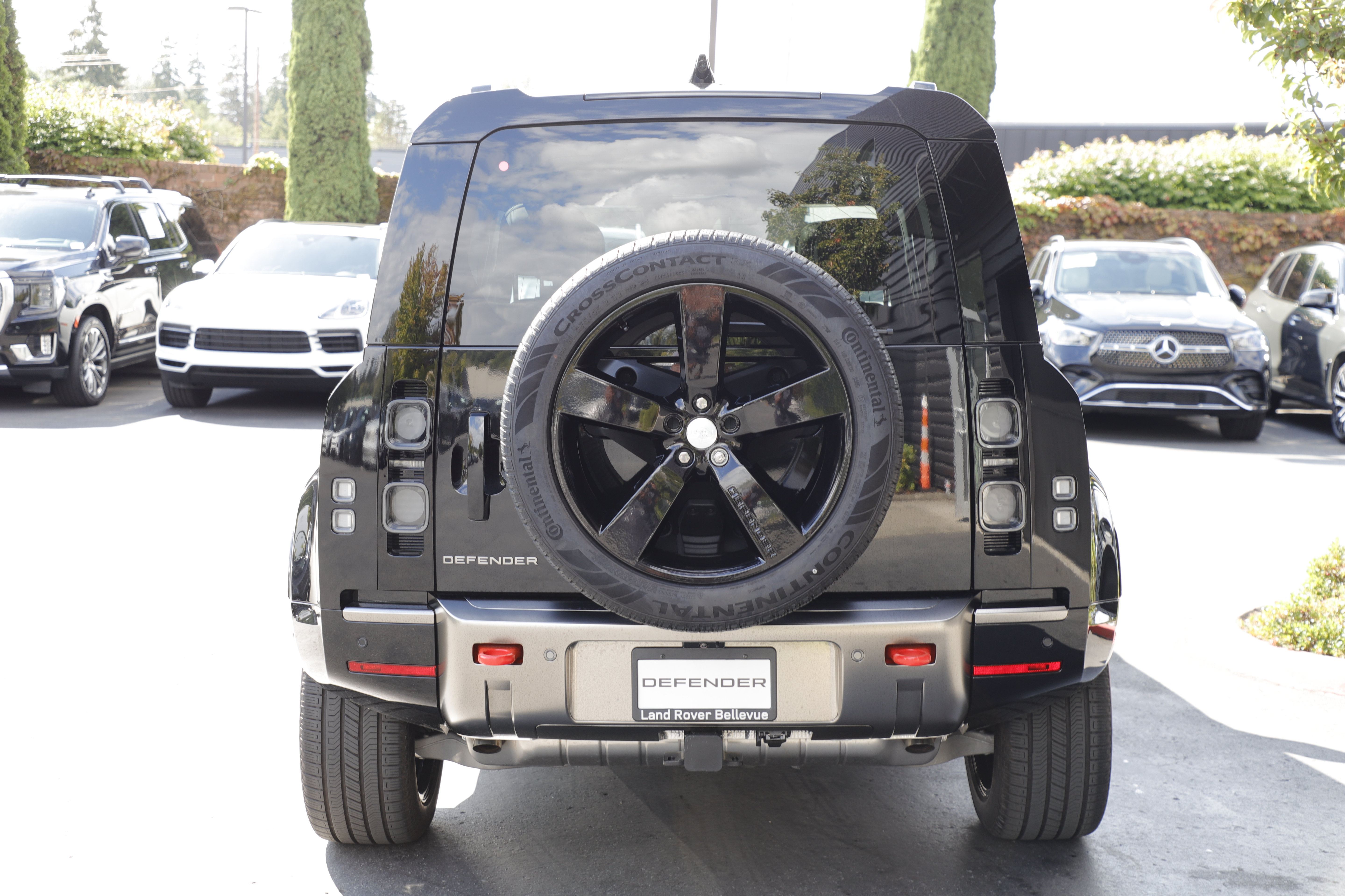 New 2025 Land Rover Defender 110 X AWD/4WD image 27