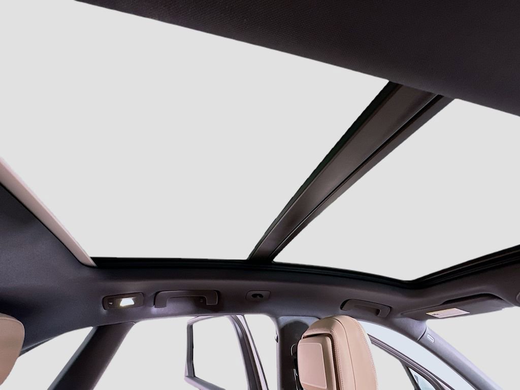 Used 2025 Porsche Macan image 14