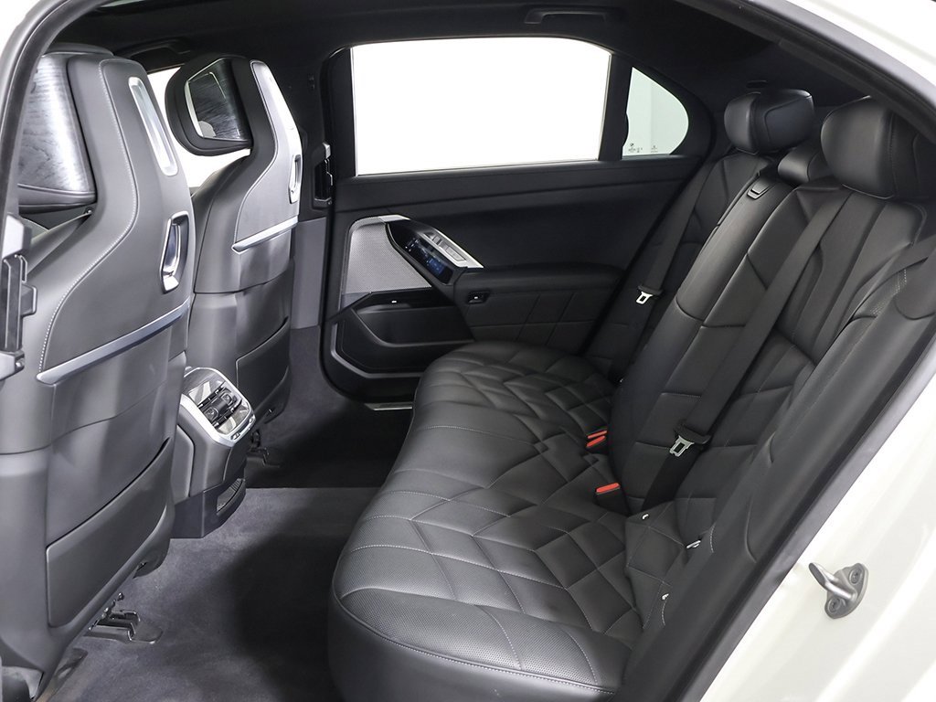 Used 2023 BMW 760i xDrive w/ Parking Assistance Package image 37