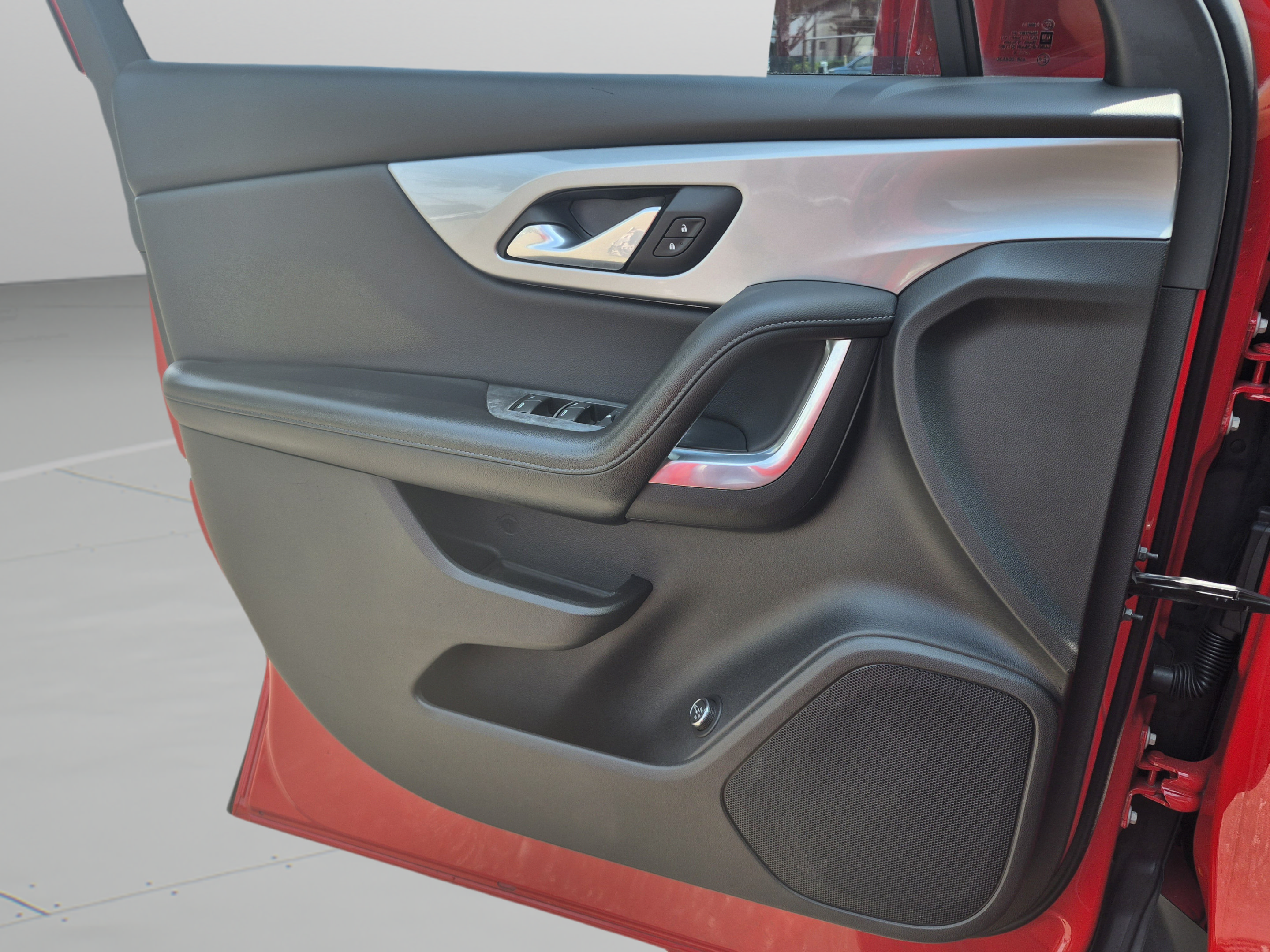 Used 2020 Chevrolet Blazer LT FWD image 23