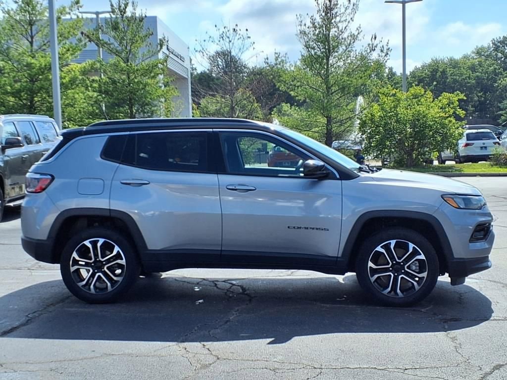 Used 2023 Jeep Compass Limited image 8