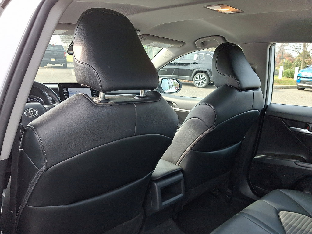 Used 2023 Toyota Camry SE image 21