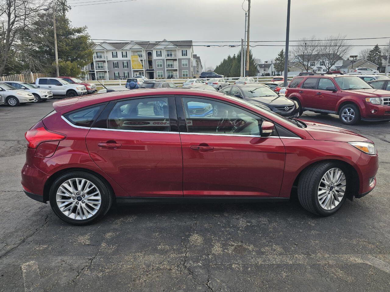 Used 2017 Ford Focus Titanium image 5