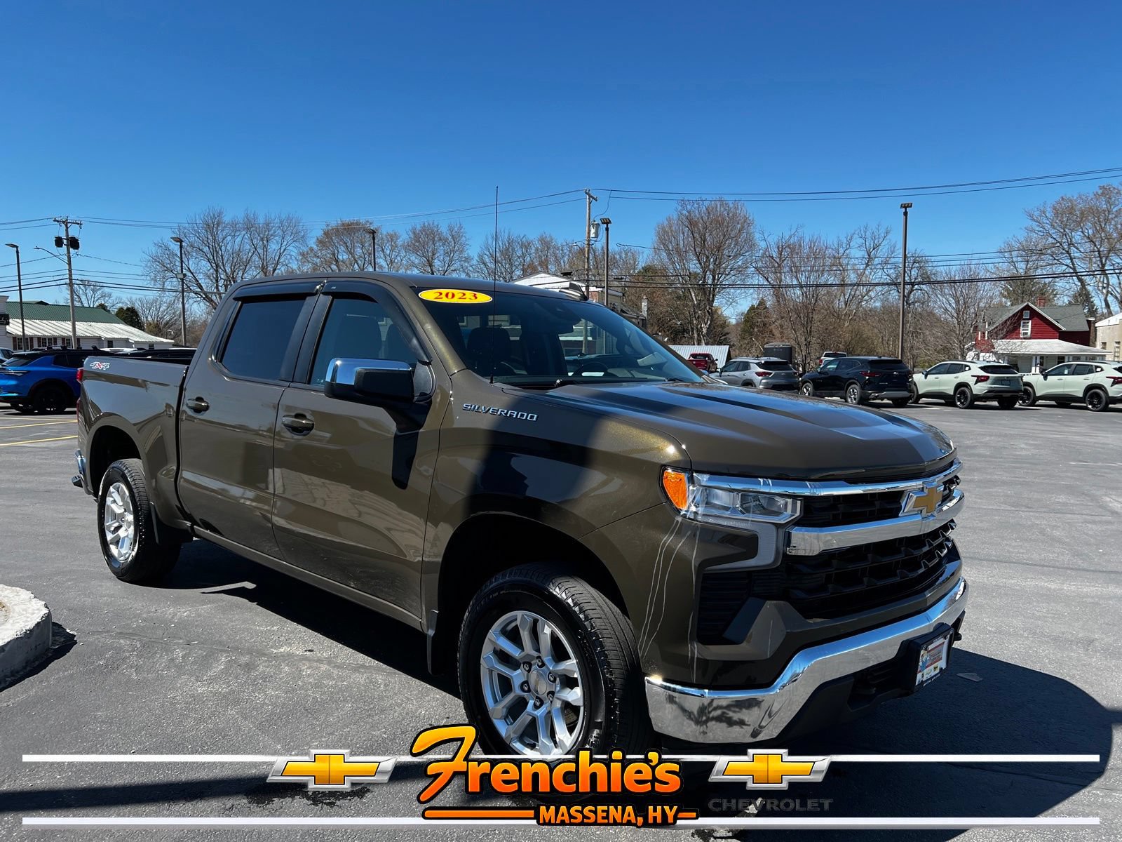 Used 2023 Chevrolet Silverado 1500 LT AWD/4WD image 3