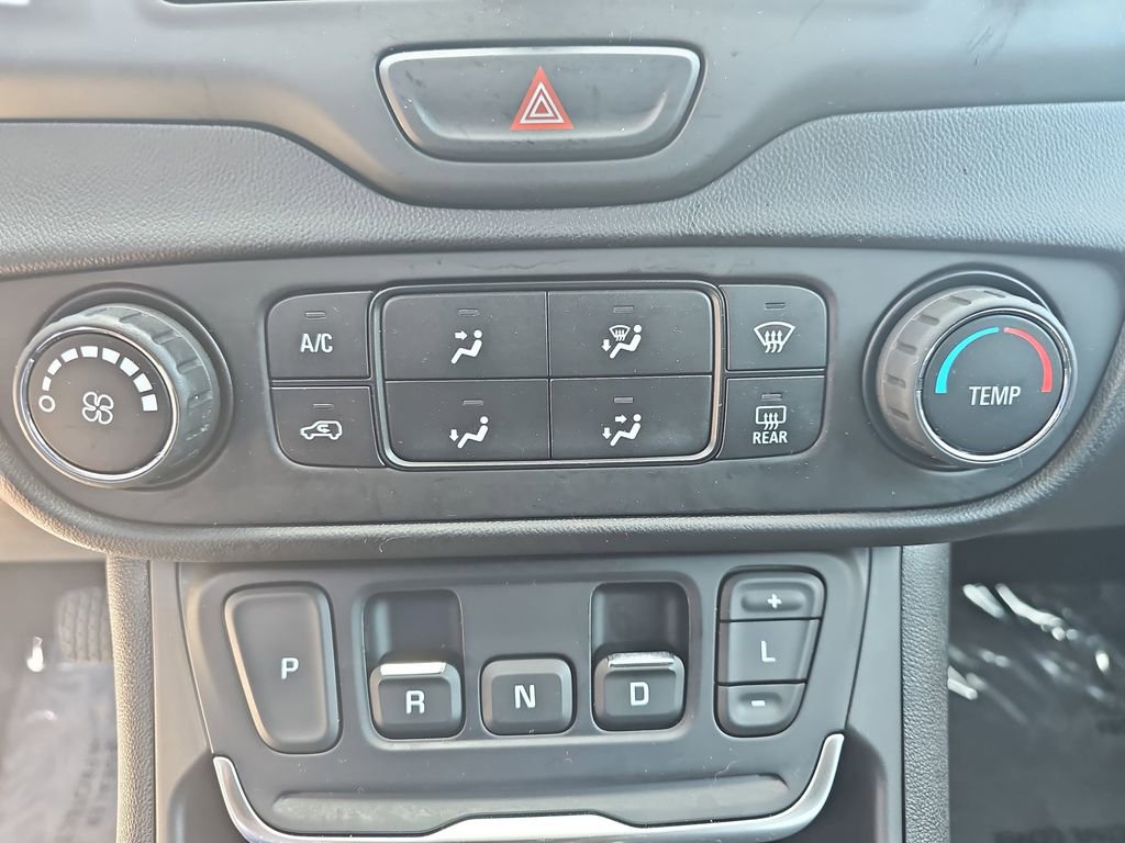 Used 2019 GMC Terrain SLE FWD image 25