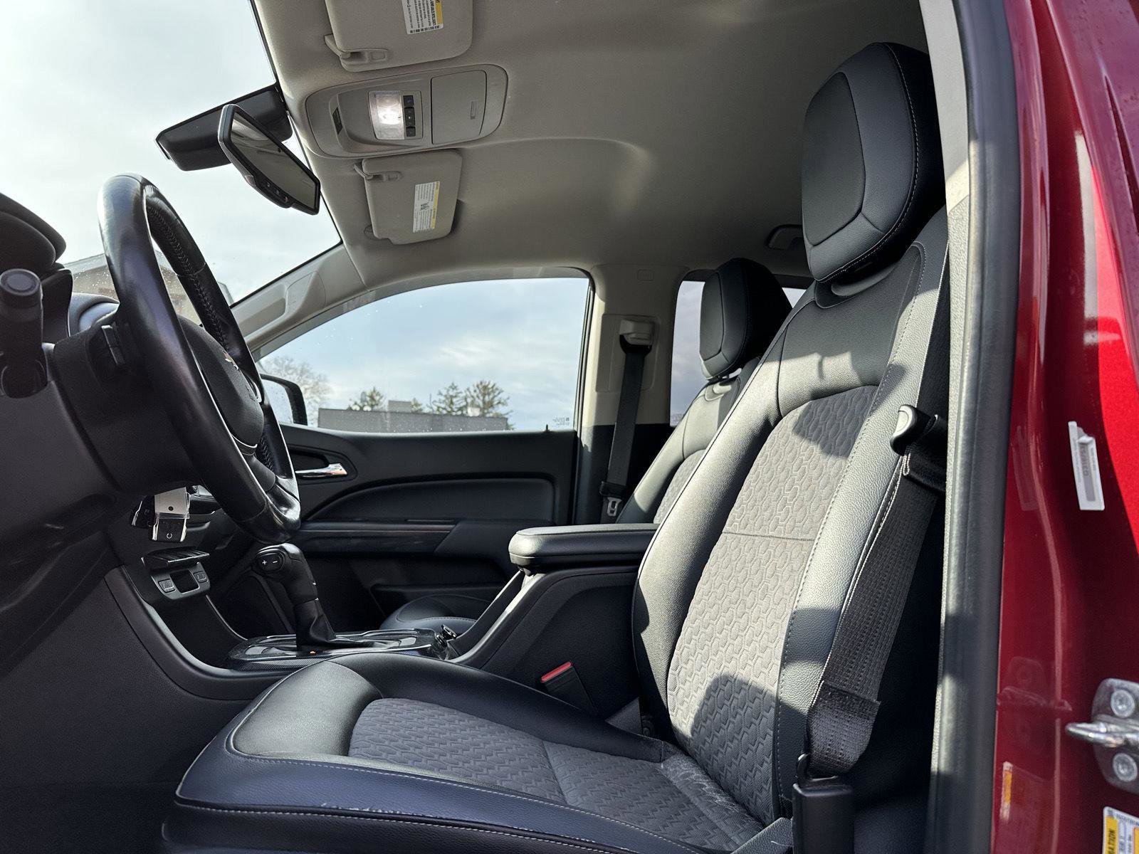 Used 2017 Chevrolet Colorado Z71 image 11