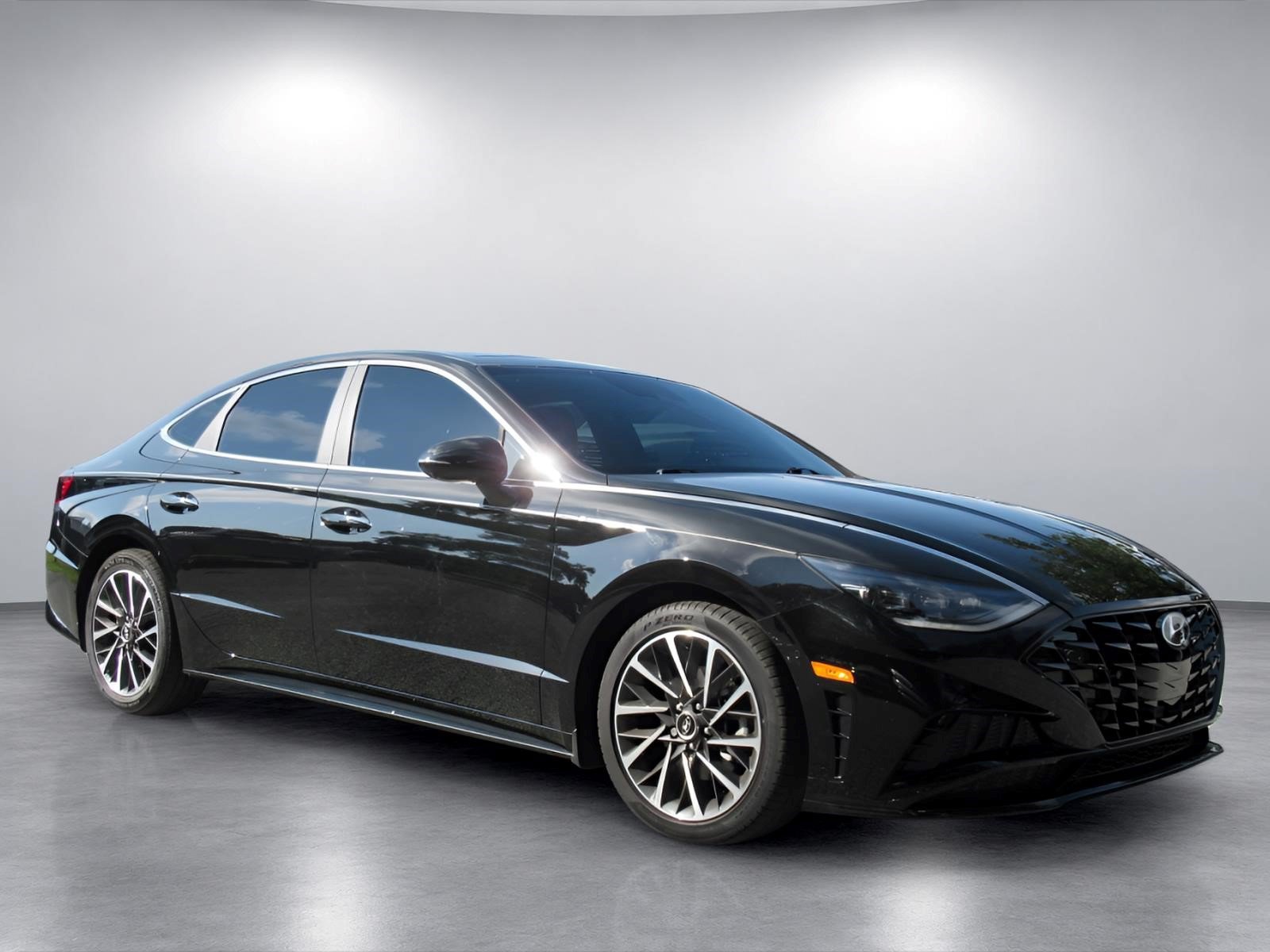 Used 2022 Hyundai Sonata Limited FWD image 1