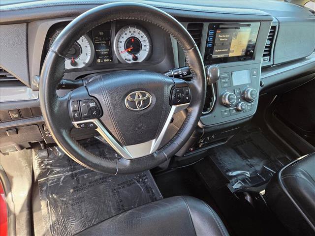 Used 2015 Toyota Sienna SE Premium image 10