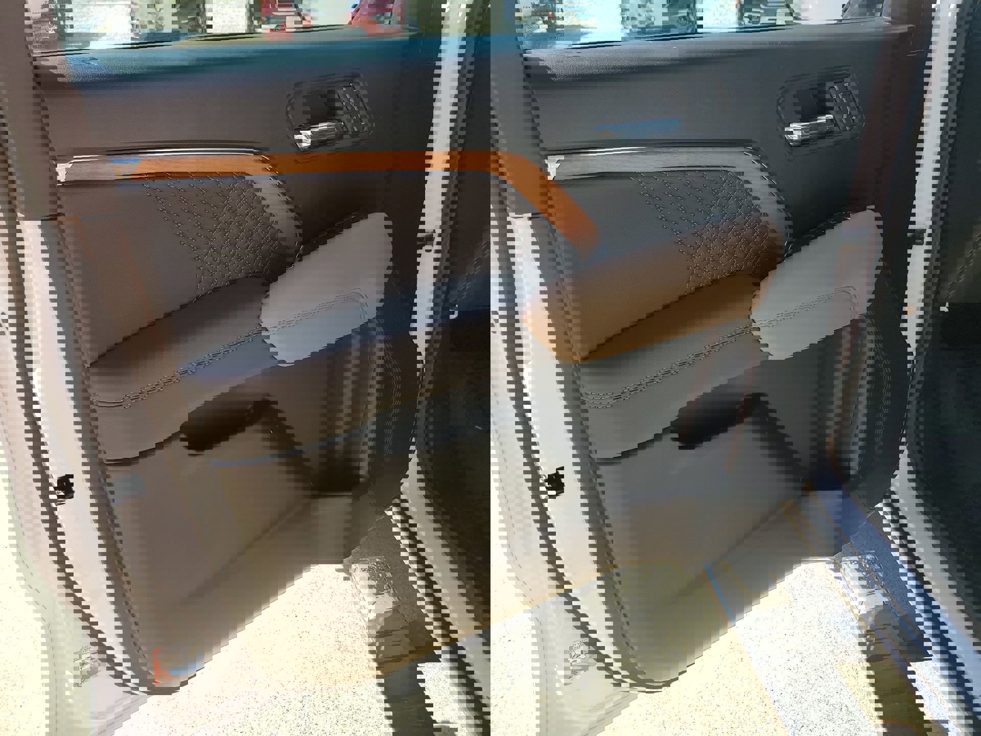 Used 2025 GMC Canyon Denali image 30