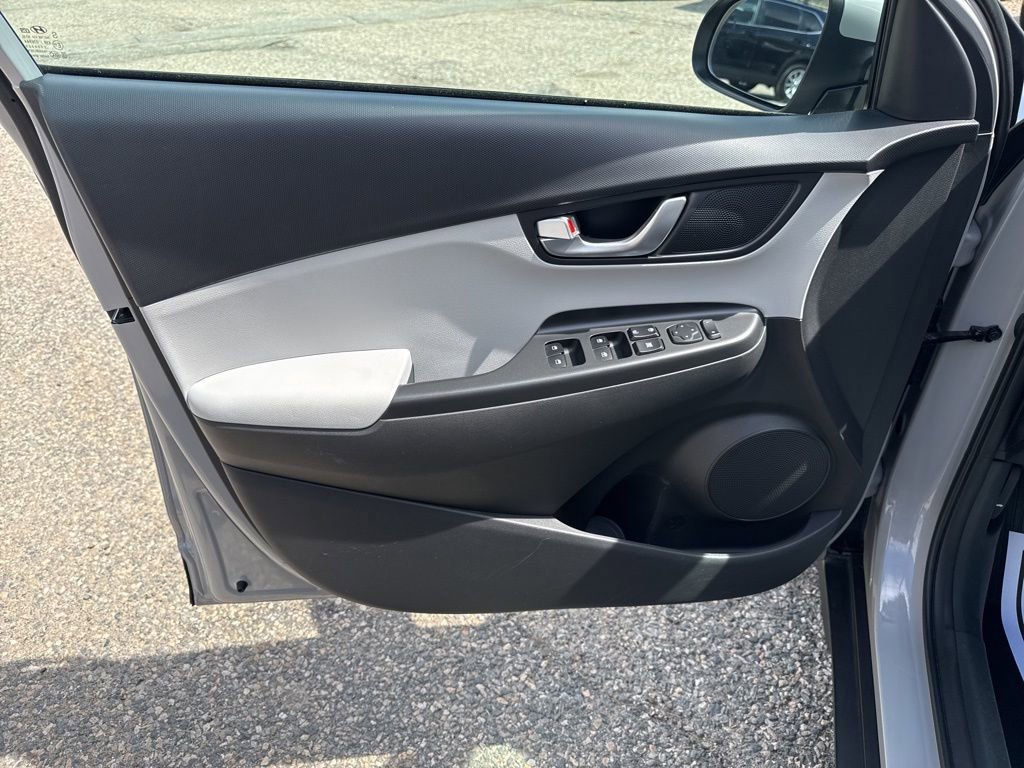 Used 2023 Hyundai Kona SEL w/ Convenience Package image 11