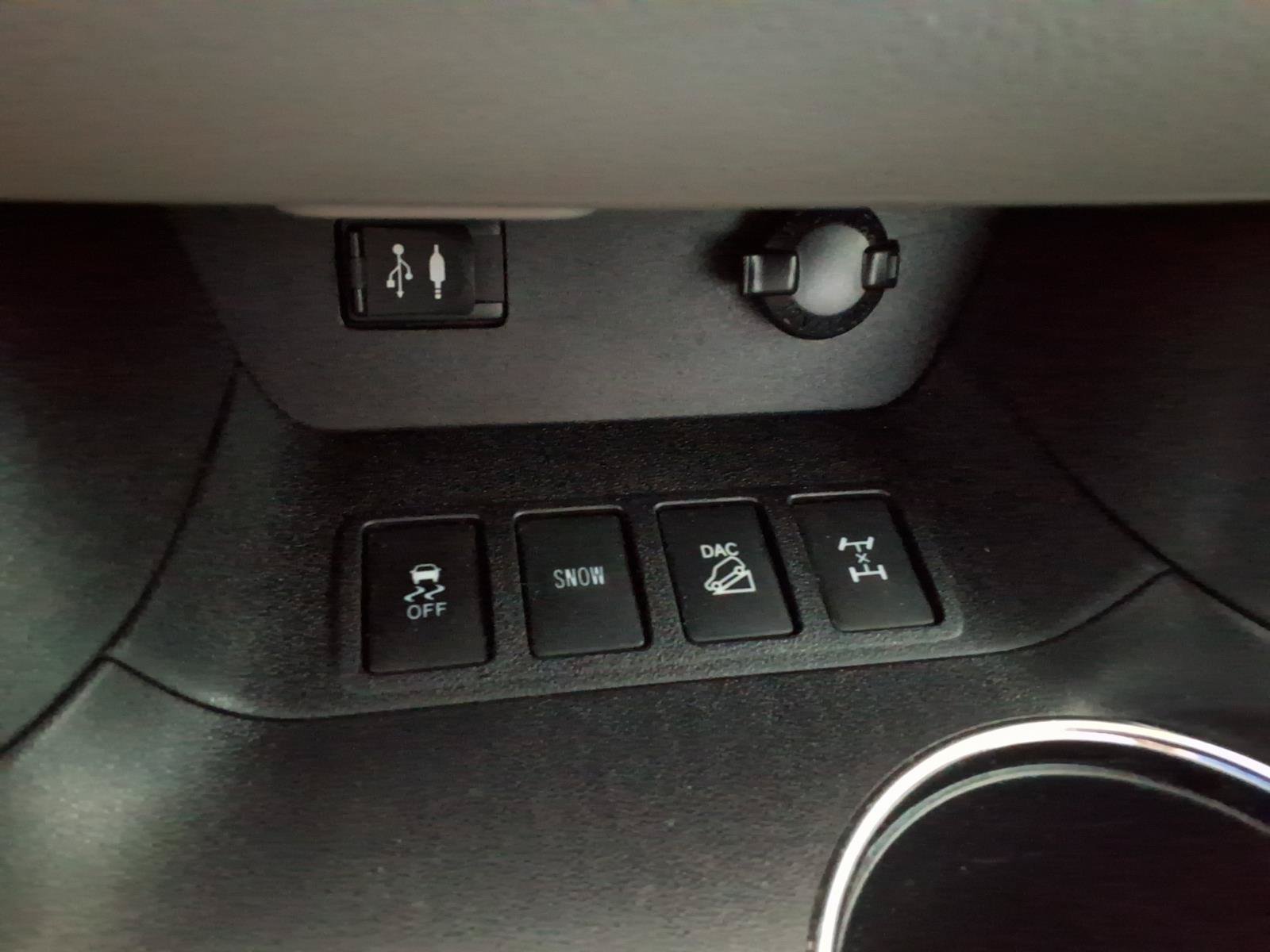 Used 2016 Toyota Highlander Limited w/ Driver Technology Package AWD/4WD image 27