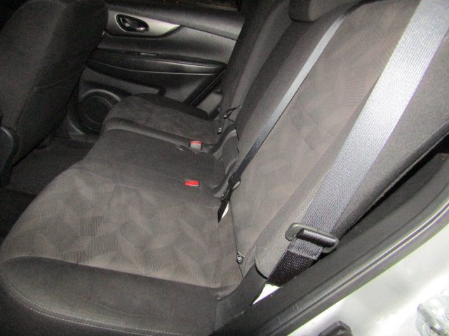 Used 2016 Nissan Rogue SV w/ SV Premium Package image 12