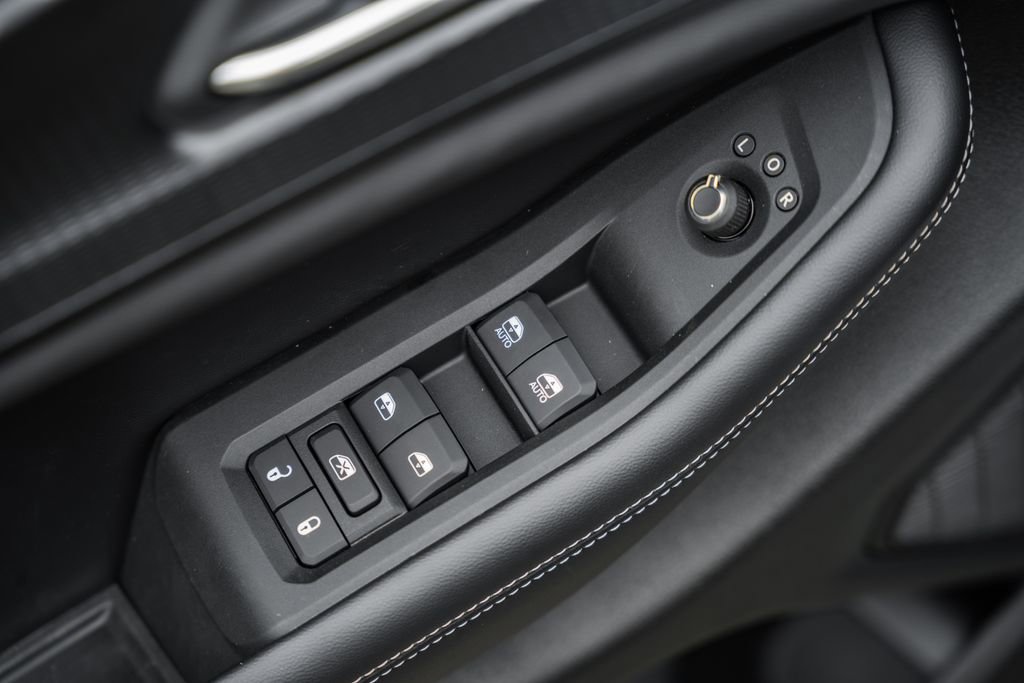 New 2025 Jeep Grand Cherokee Laredo X w/ Luxury Tech Group I image 36