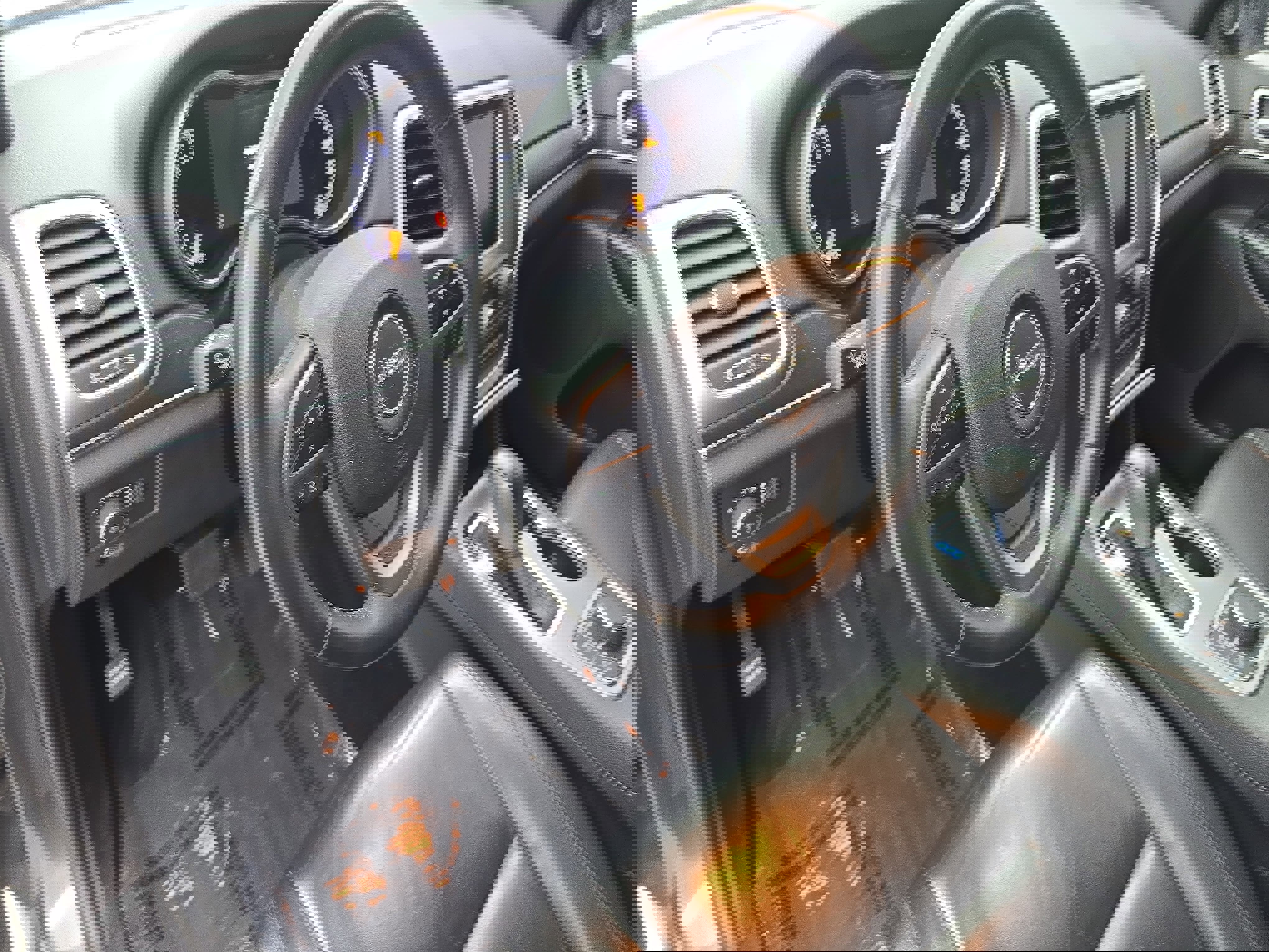 Used 2018 Jeep Grand Cherokee Limited image 16