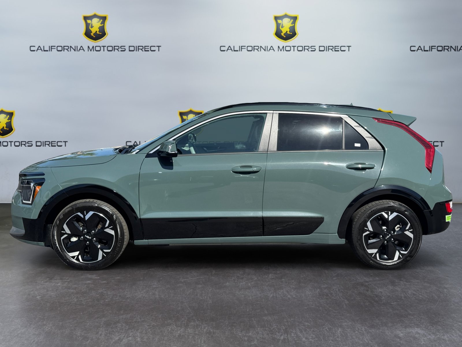 Used 2023 Kia Niro Wind w/ Wind Preserve Package FWD image 2