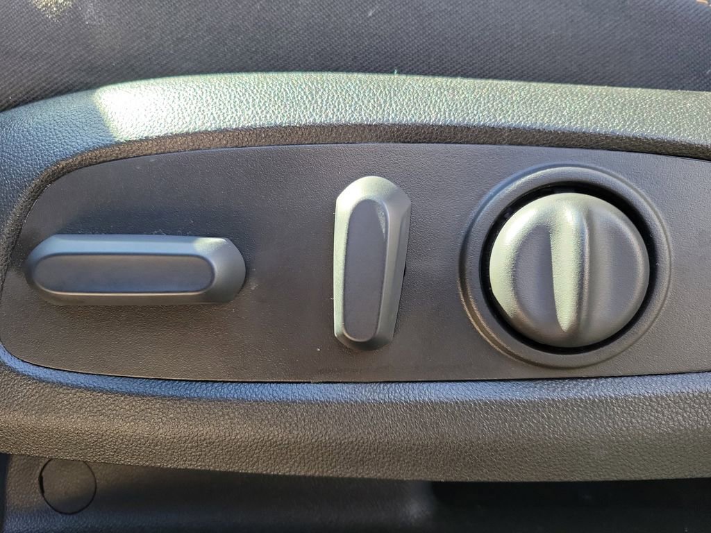Used 2022 Chevrolet Equinox LT FWD image 17