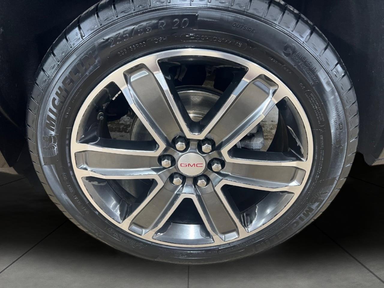 Used 2019 GMC Acadia Denali w/ Technology Package image 11