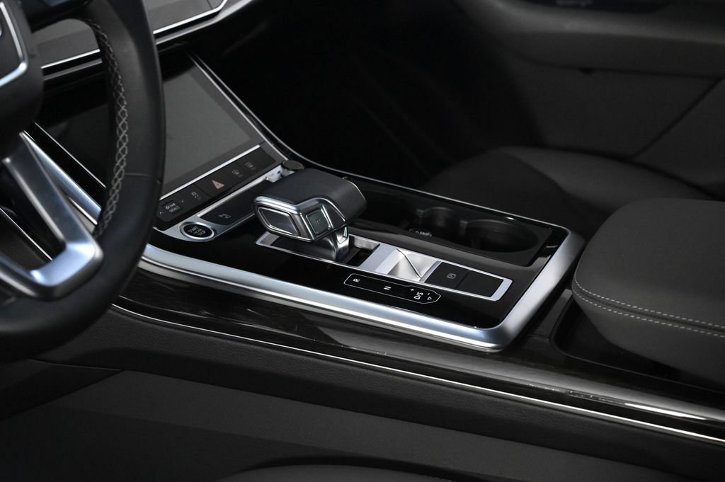 Used 2025 Audi Q8 Premium w/ Convenience Package AWD/4WD image 19