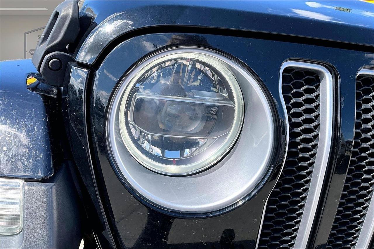 Used 2018 Jeep Wrangler Unlimited Sahara AWD/4WD image 33