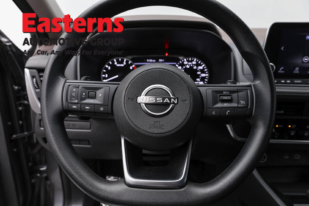 Used 2023 Nissan Rogue S AWD/4WD image 11