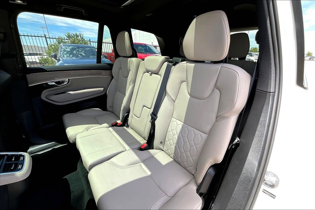 New 2026 Volvo XC90 B6 Plus w/ Protection Package Premier image 19
