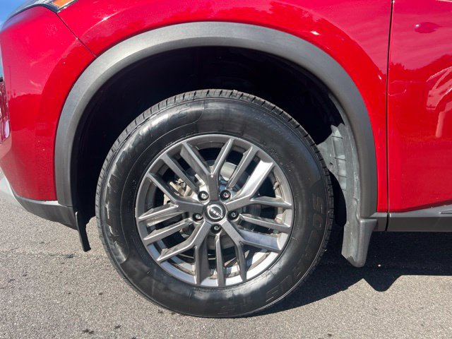 Used 2023 Nissan Rogue S AWD/4WD image 9