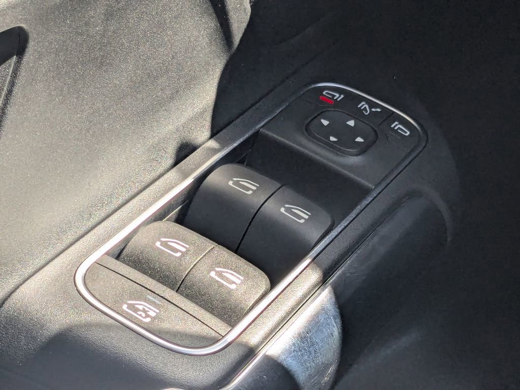 Certified 2022 Mercedes-Benz GLA 250 w/ Premium Package Lite image 9