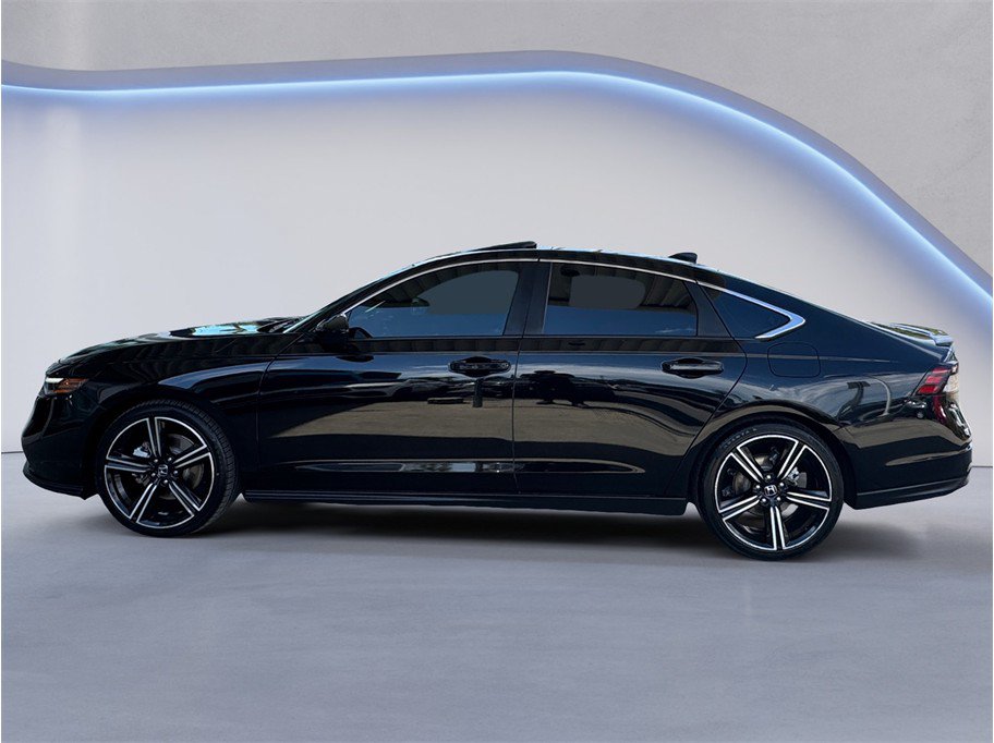Used 2023 Honda Accord Sport image 3
