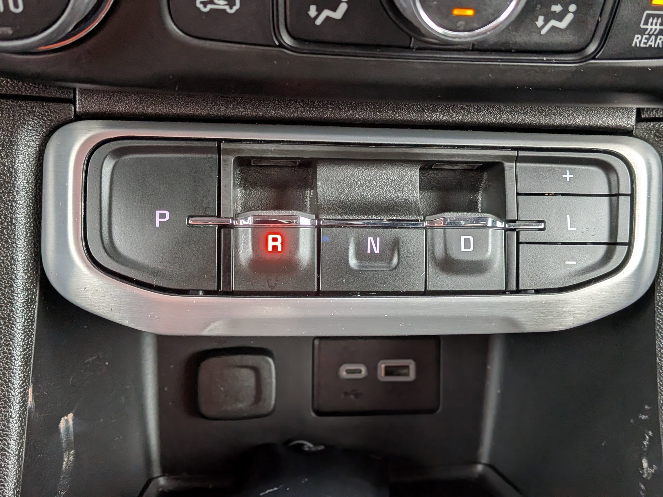 Certified 2023 GMC Acadia SLE w/ Driver Convenience Package image 29