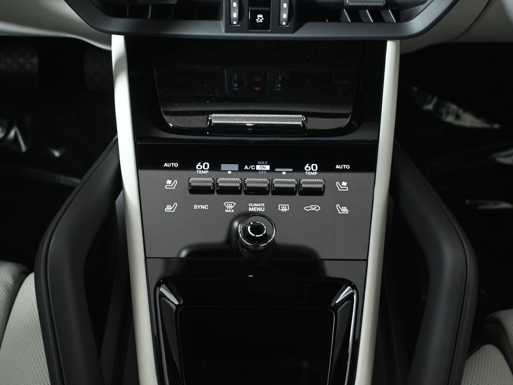 Used 2026 Porsche Cayenne E-Hybrid AWD/4WD image 24