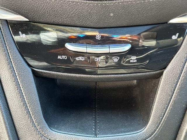 Used 2024 Cadillac XT6 Luxury AWD/4WD image 38