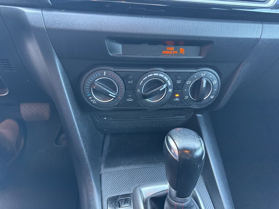 Used 2014 MAZDA MAZDA3 i Touring image 19