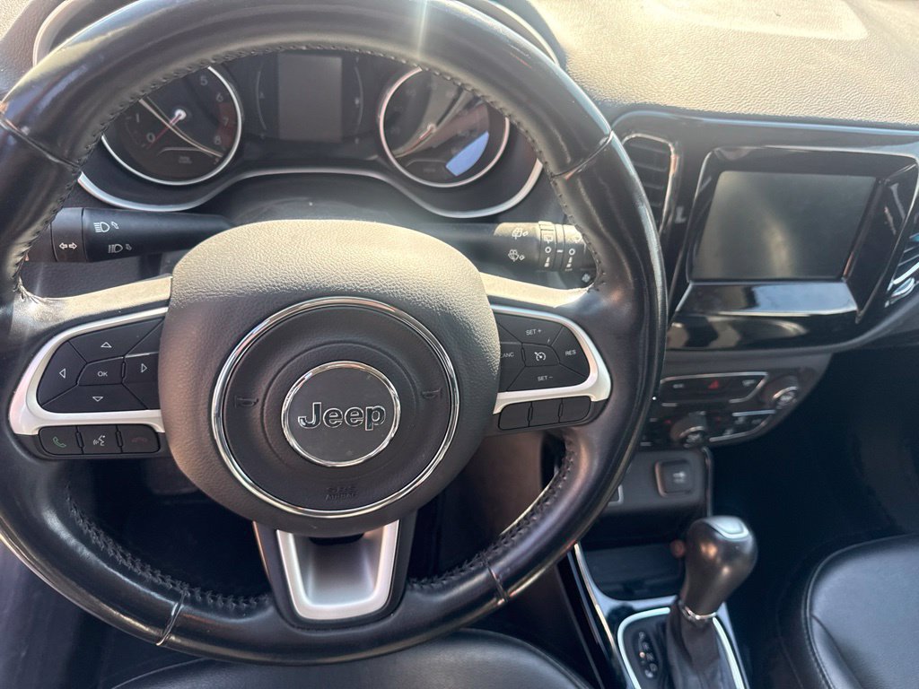 Used 2019 Jeep Compass Latitude FWD image 9