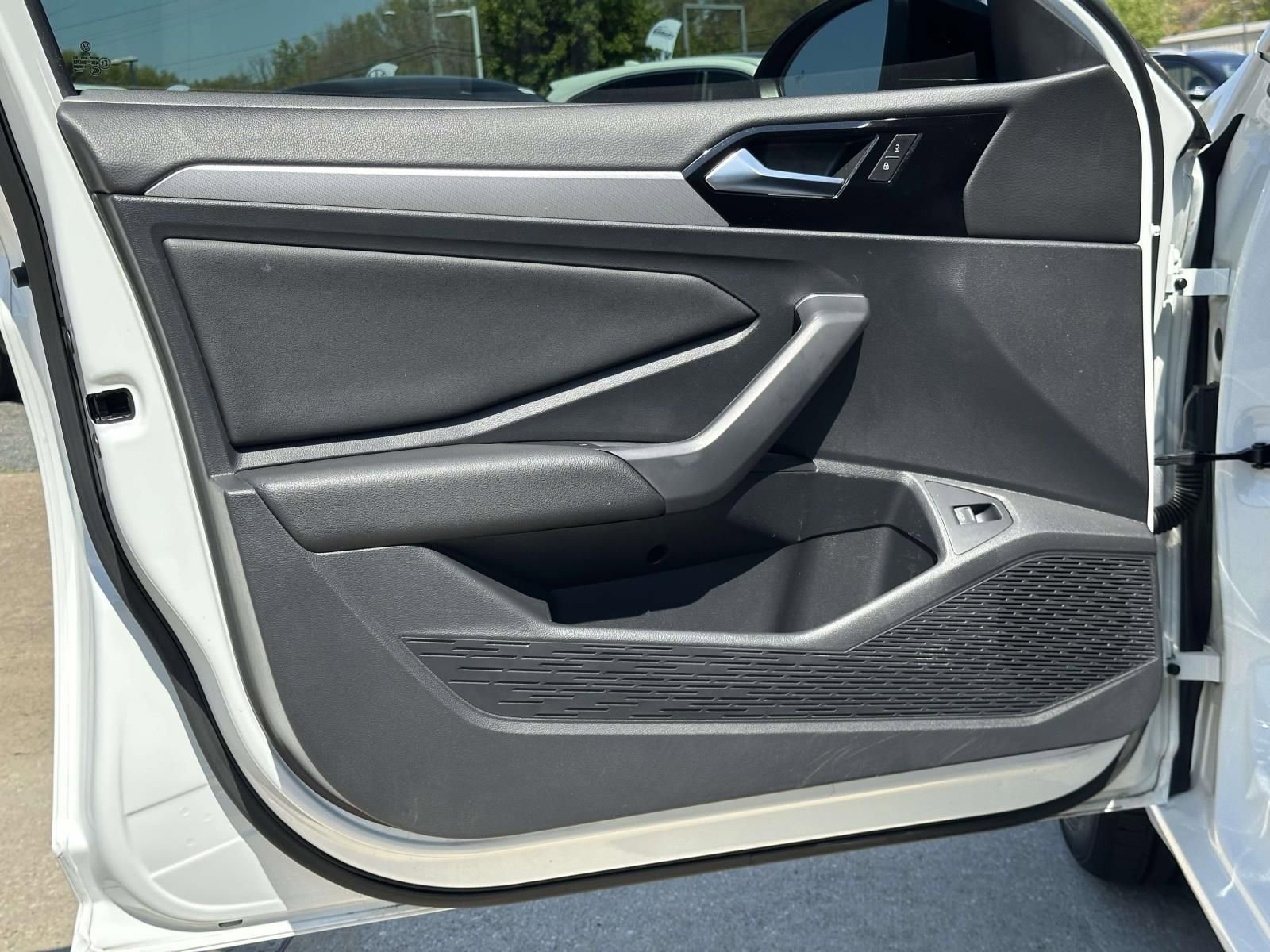 Used 2020 Volkswagen Jetta R-Line w/ R-Line Cold Weather Package image 16