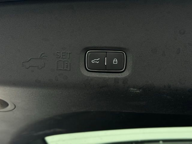 Used 2025 Ford Expedition Max Platinum image 17