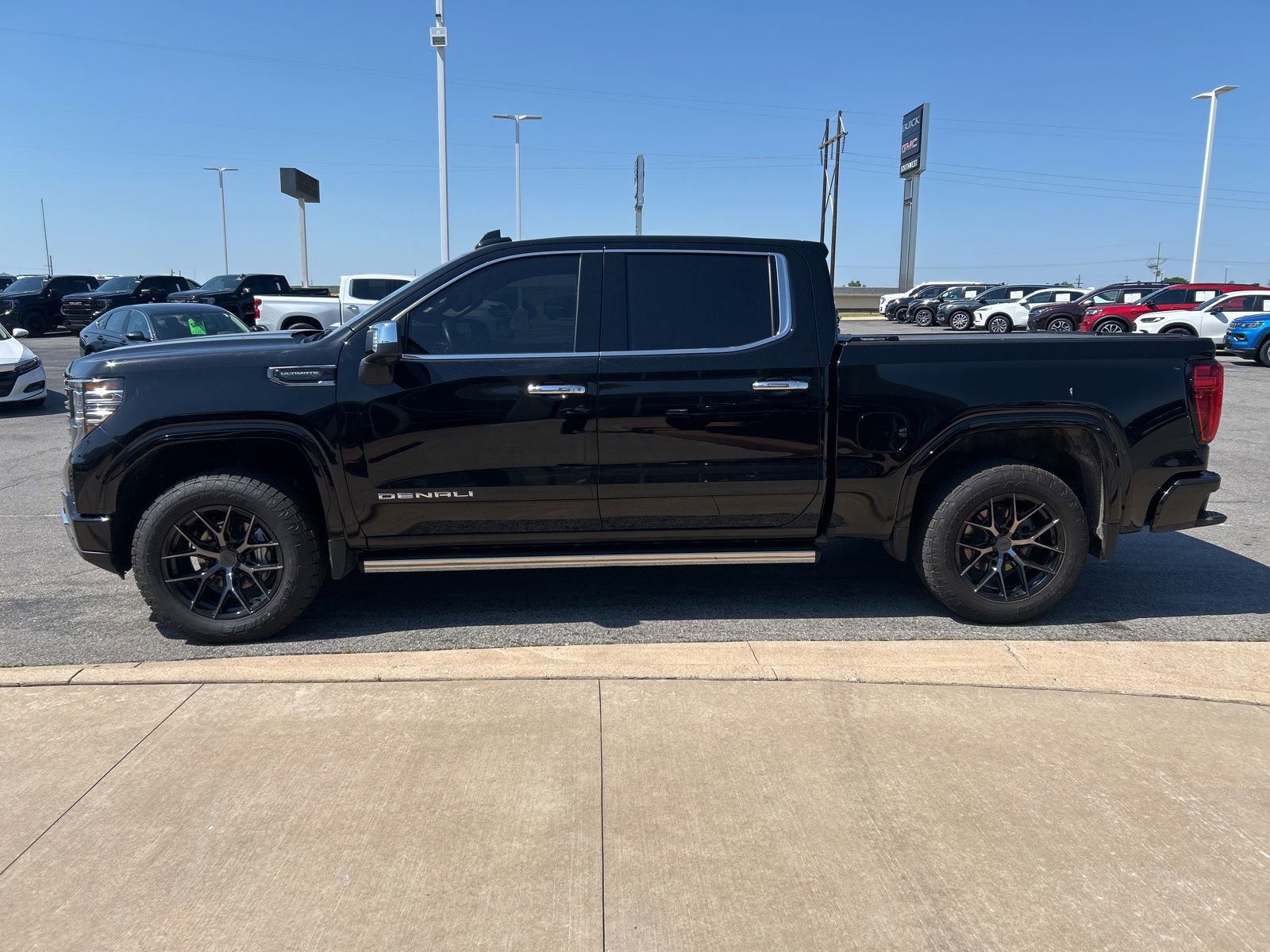 Used 2025 GMC Sierra 1500 Denali Ultimate AWD/4WD image 6