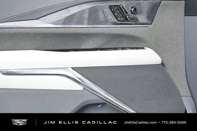 New 2026 Cadillac Escalade IQL Sport 1 w/ LPO, ONYX Package AWD/4WD image 7