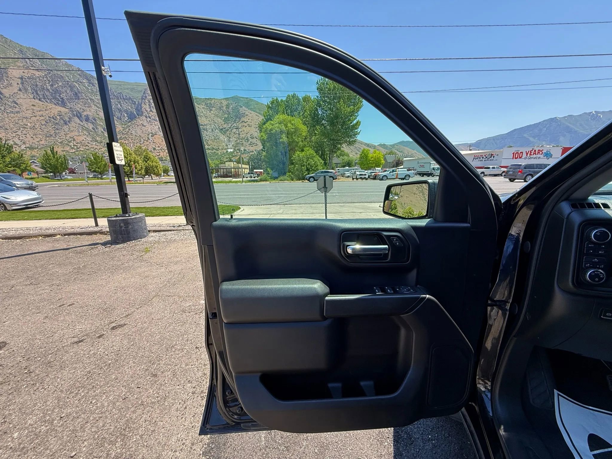 Used 2022 Chevrolet Silverado 1500 Custom w/ Safety Confidence Package image 35