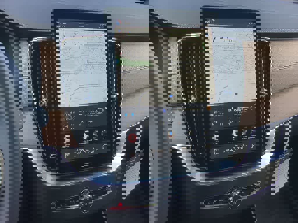 Used 2026 Volvo XC90 B6 Plus w/ Protection Package image 26