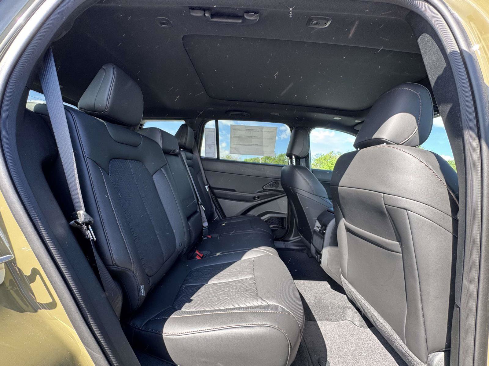 New 2026 Jeep Cherokee Overland AWD/4WD image 18