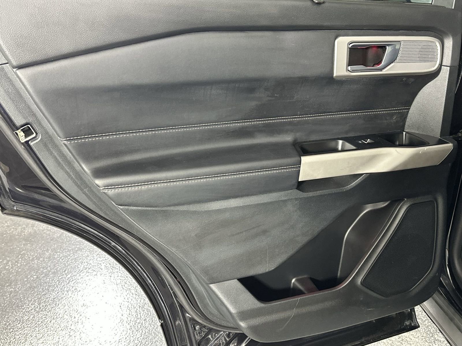 Used 2022 Ford Explorer Limited w/ Equipment Group 301A image 34