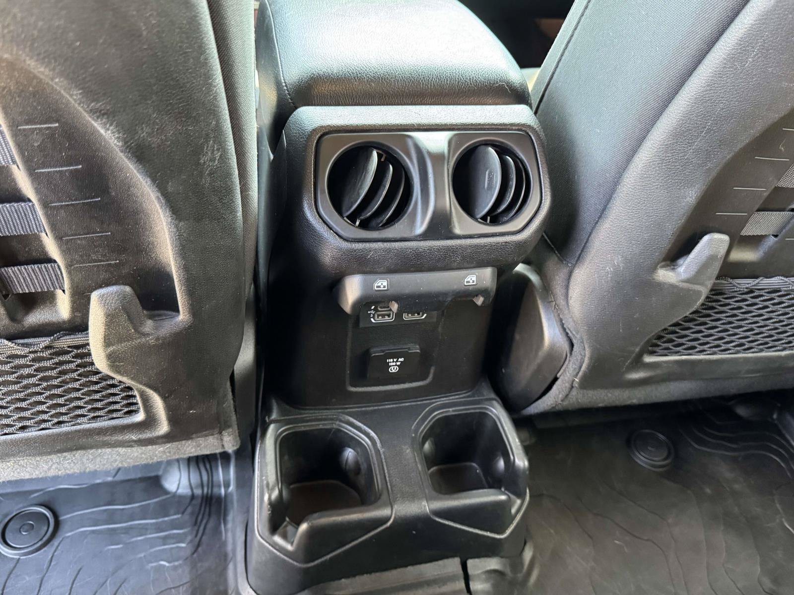 Used 2019 Jeep Wrangler Unlimited Rubicon w/ Cold Weather Group AWD/4WD image 21