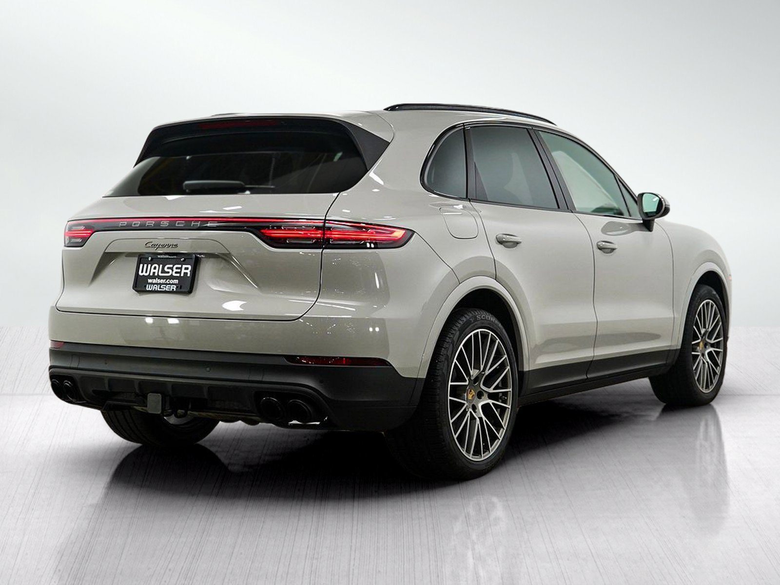 Used 2023 Porsche Cayenne Platinum Edition AWD/4WD image 5