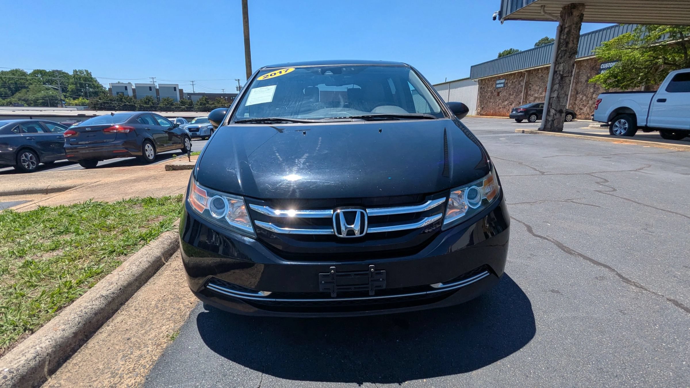 Used 2017 Honda Odyssey EX-L image 2