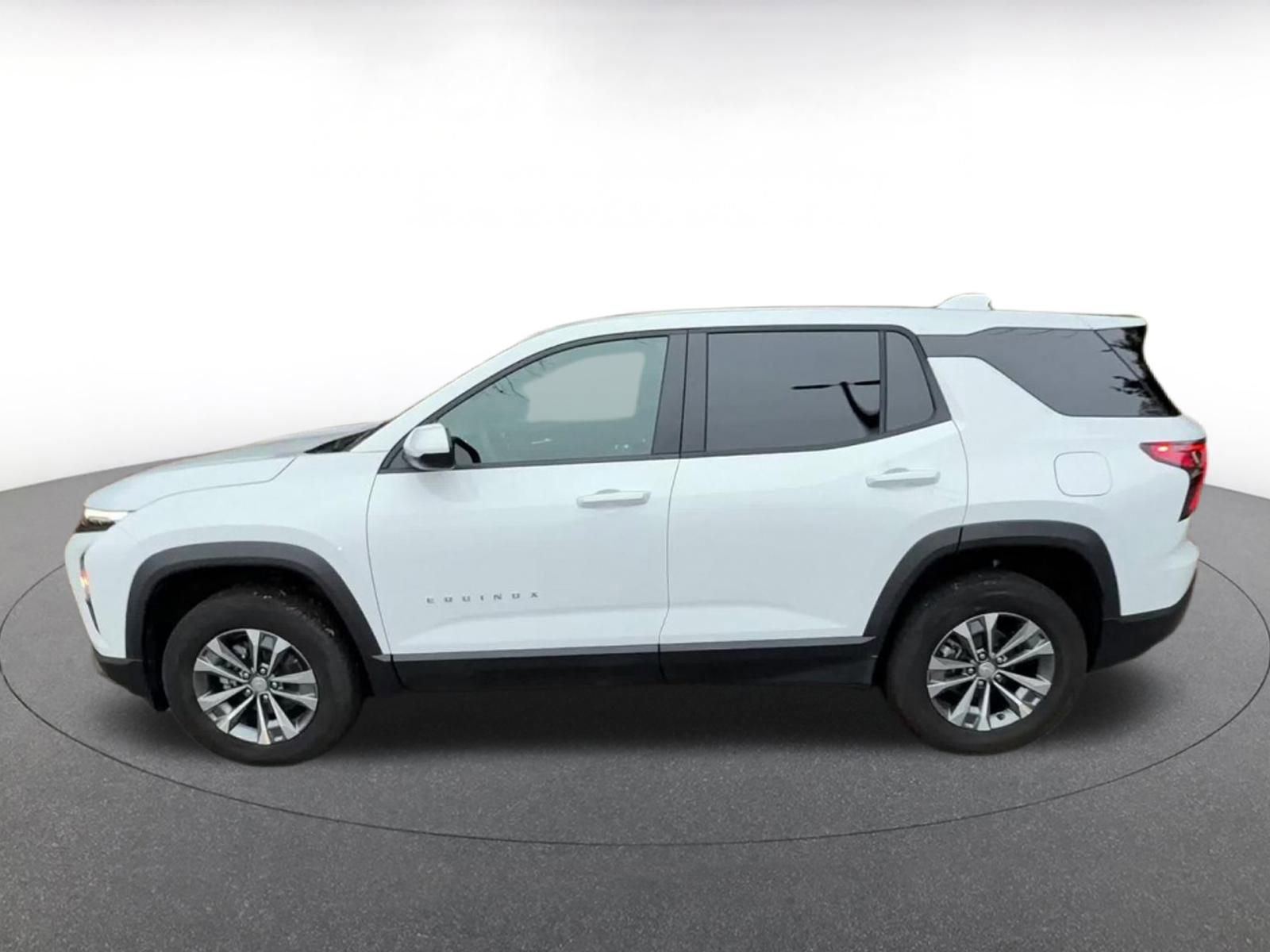 Used 2025 Chevrolet Equinox LT image 9